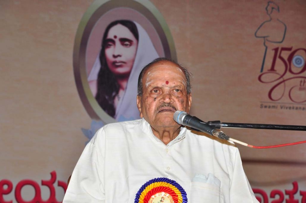 2013: சுவாமி  விவேகானந்தர் 150வது பிறந்த ஆண்டு விழாவில் உரையாற்றும் சூரிஜி